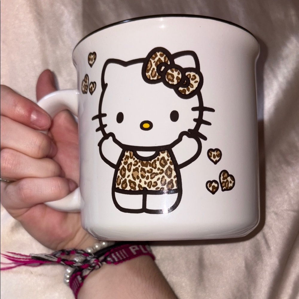 Hello Kitty Leopard Print Mug - White and Brown - Picture 3 of 4